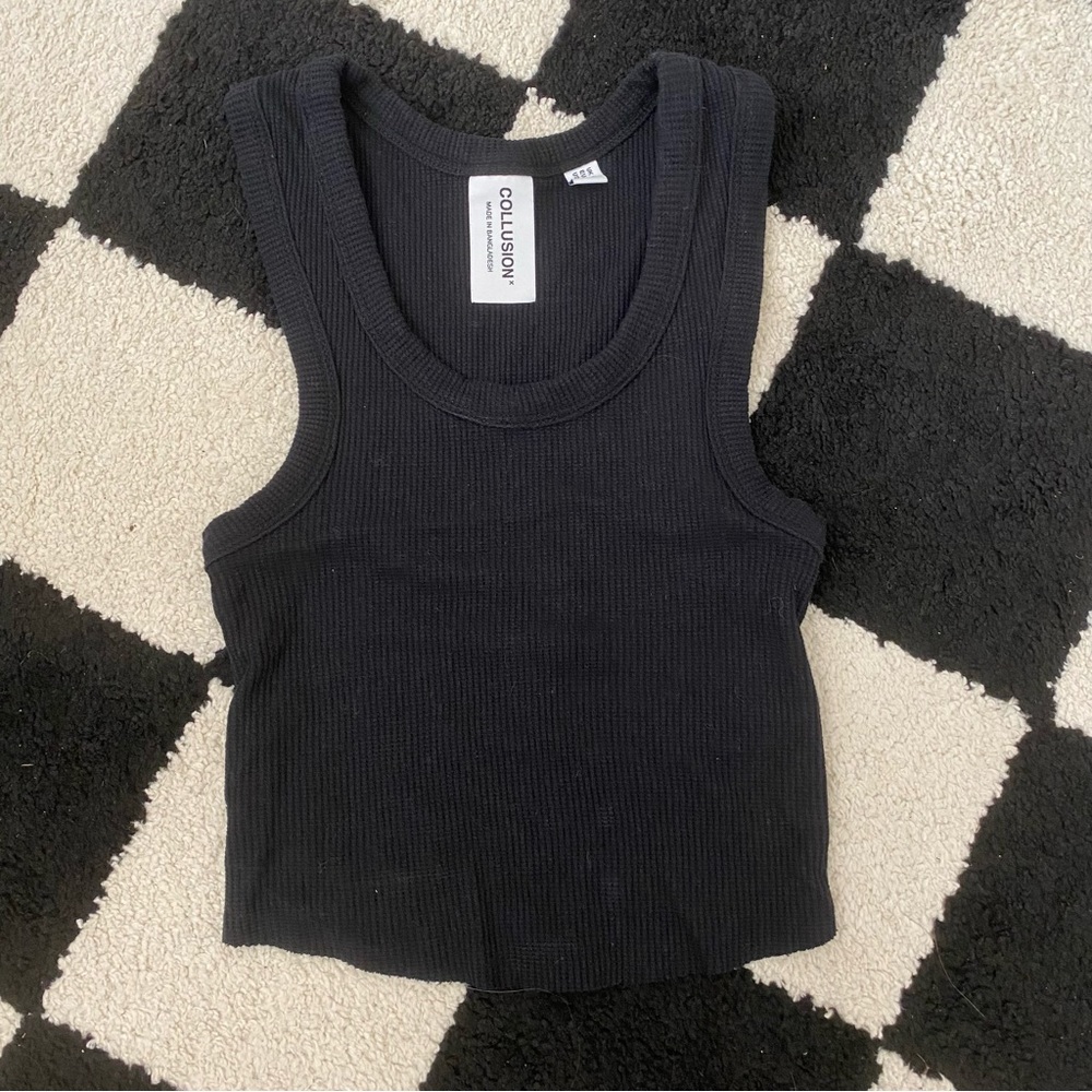 Black Cropped Tank